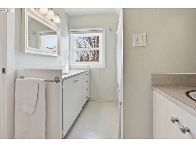 3326 Ne 60TH Ave, Portland, OR 97213