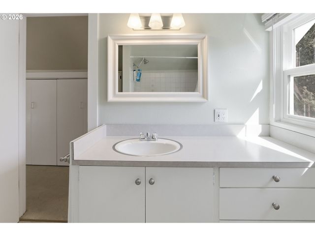 3326 Ne 60TH Ave, Portland, OR 97213