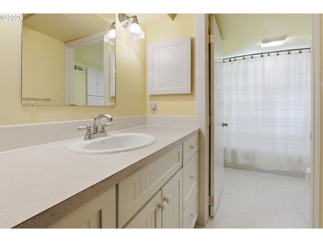 3326 Ne 60TH Ave, Portland, OR 97213