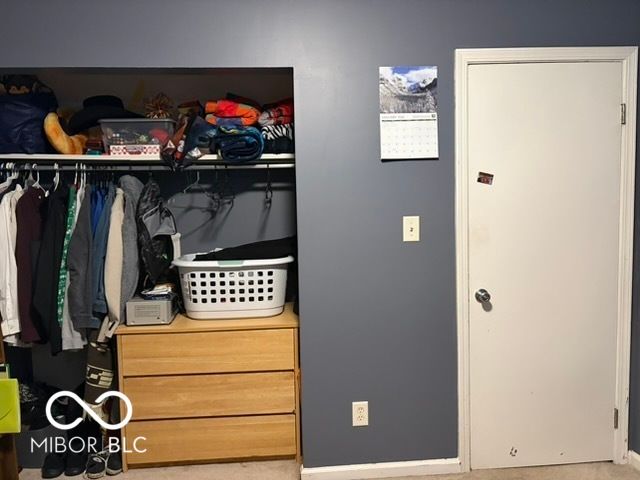 927 Ardsley Drive, Indianapolis, IN 46234