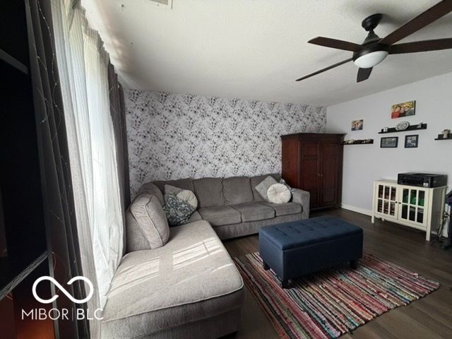 927 Ardsley Drive, Indianapolis, IN 46234