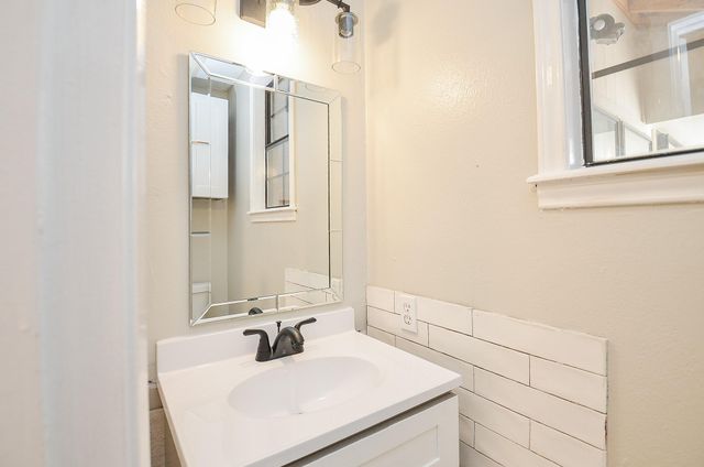 12266 Huntington Venture Drive, Houston, TX 77099