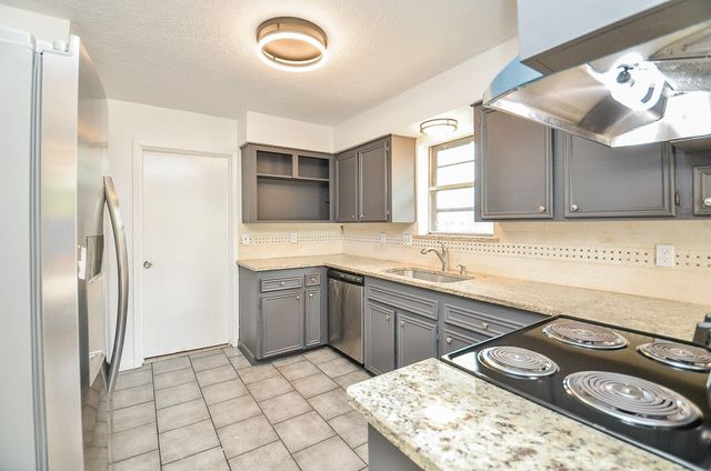 12266 Huntington Venture Drive, Houston, TX 77099