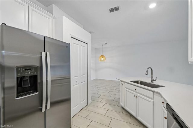 2583 Vine AVE, Naples, FL 34120