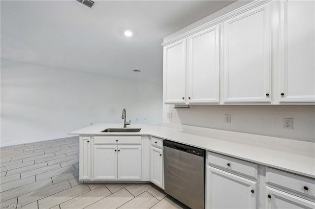 2583 Vine AVE, Naples, FL 34120