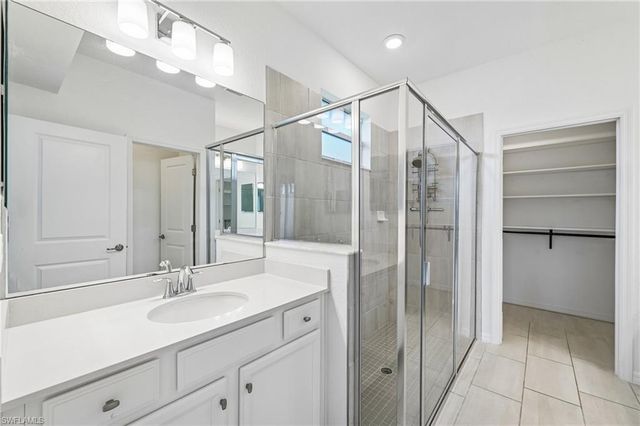 2583 Vine AVE, Naples, FL 34120