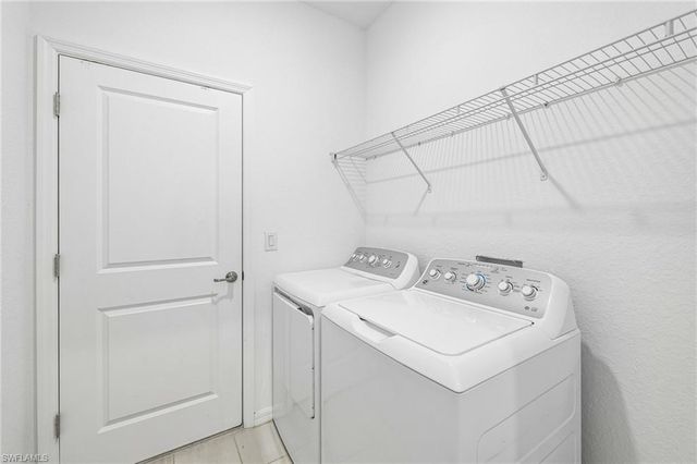 2583 Vine AVE, Naples, FL 34120