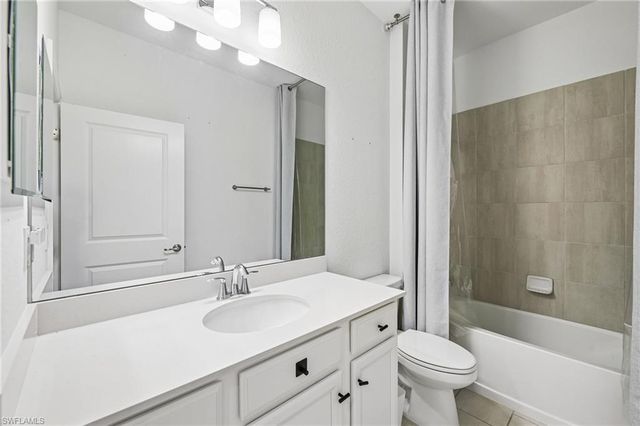 2583 Vine AVE, Naples, FL 34120