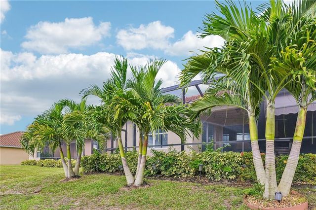 2583 Vine AVE, Naples, FL 34120