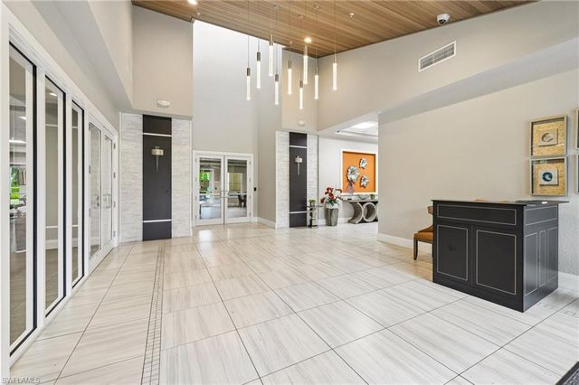 2583 Vine AVE, Naples, FL 34120