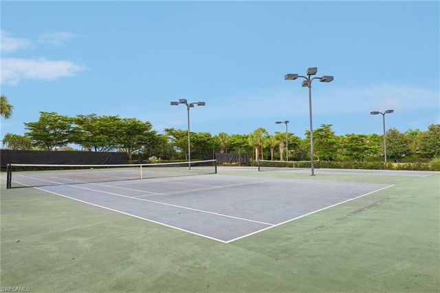 2583 Vine AVE, Naples, FL 34120
