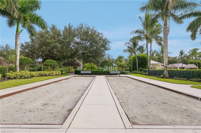2583 Vine AVE, Naples, FL 34120