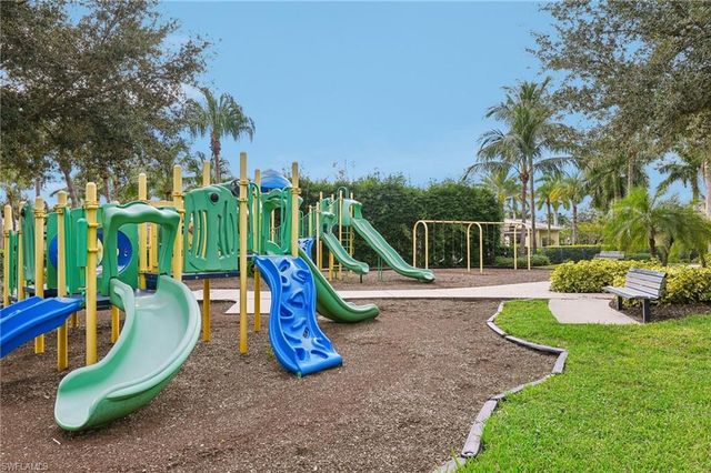 2583 Vine AVE, Naples, FL 34120