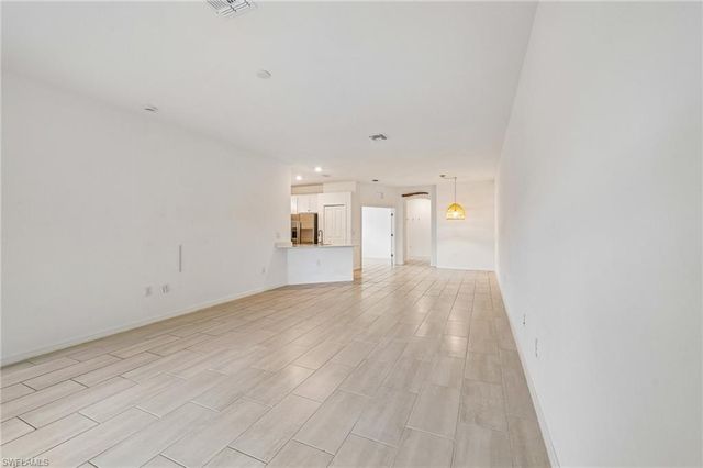 2583 Vine AVE, Naples, FL 34120