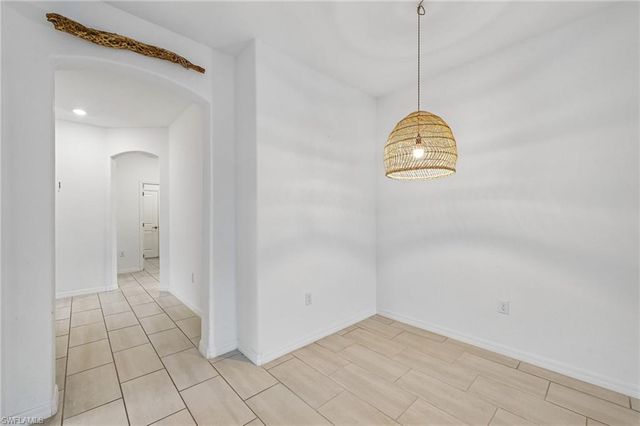 2583 Vine AVE, Naples, FL 34120