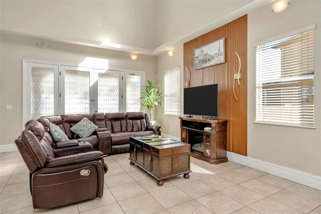 10806 PEREZ DRIVE, Tampa, FL 33618