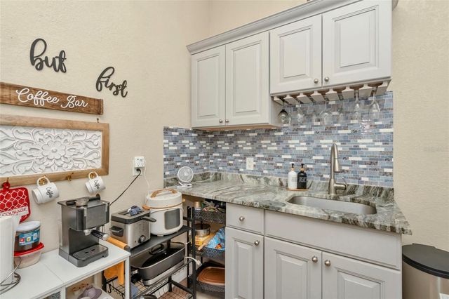 10806 PEREZ DRIVE, Tampa, FL 33618