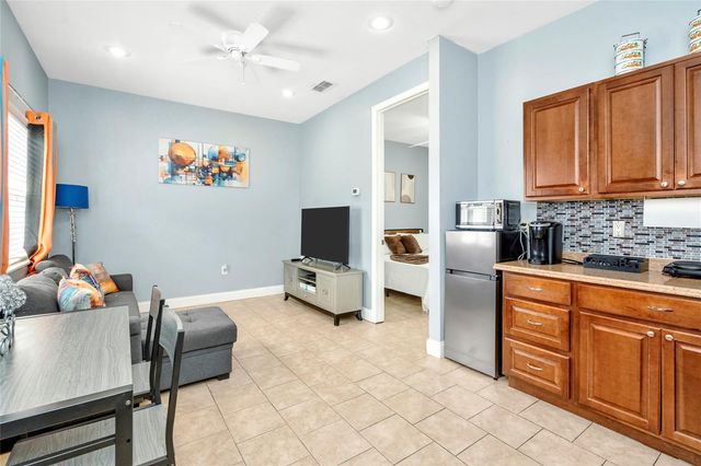 10806 PEREZ DRIVE, Tampa, FL 33618