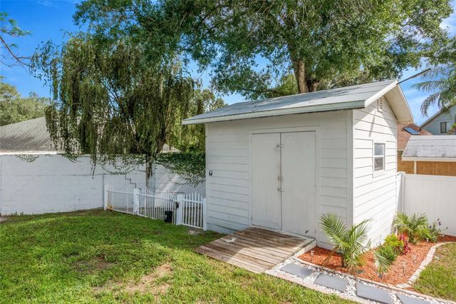 10806 PEREZ DRIVE, Tampa, FL 33618