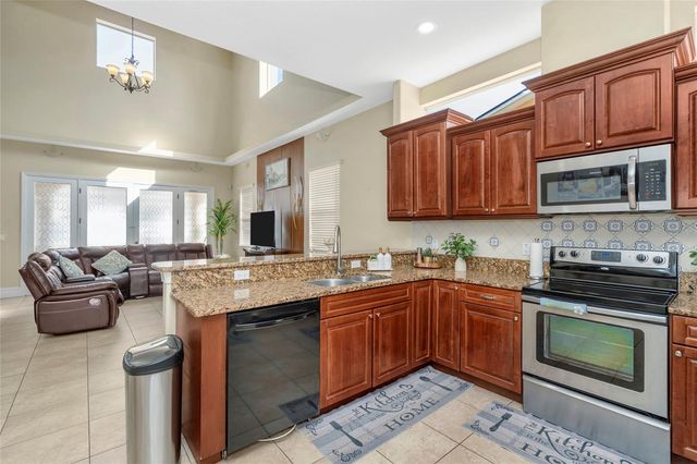 10806 PEREZ DRIVE, Tampa, FL 33618