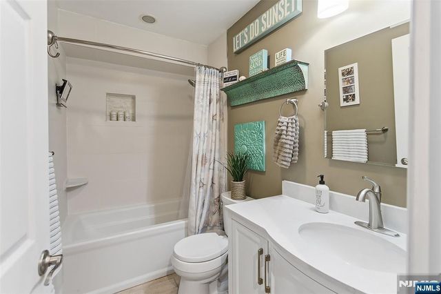 44 Kaywin Avenue, Hawthorne, NJ 07506