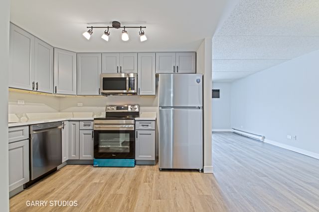 340 Klein Creek Court C, Carol Stream, IL 60188