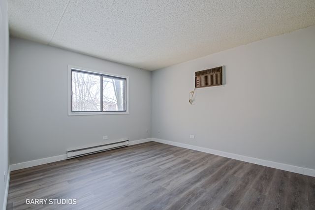 340 Klein Creek Court C, Carol Stream, IL 60188