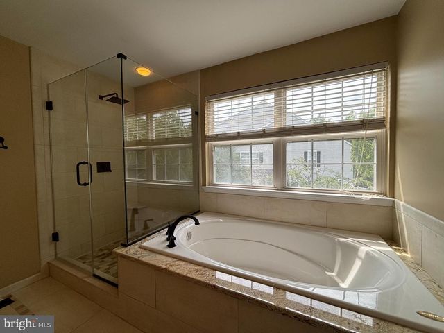 48 WEAVER DR, Marlton, NJ 08053