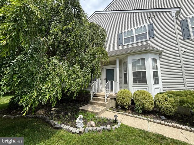 48 WEAVER DR, Marlton, NJ 08053