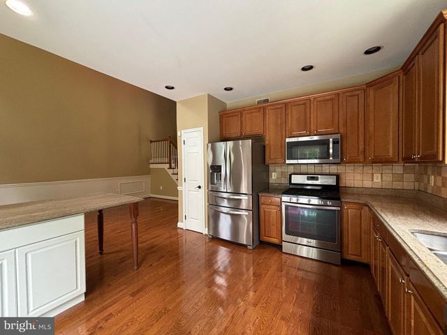48 WEAVER DR, Marlton, NJ 08053
