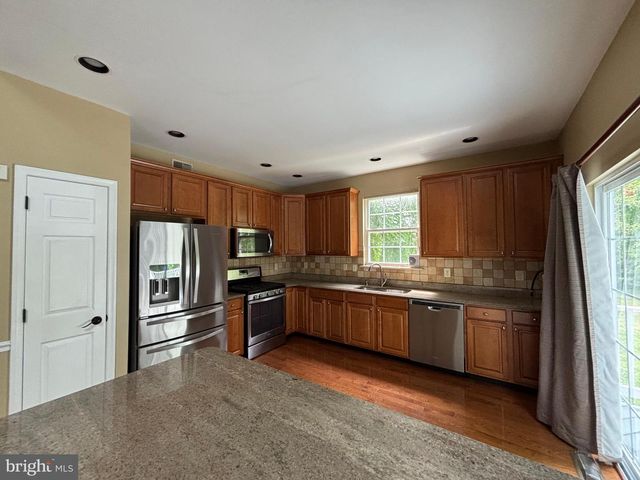 48 WEAVER DR, Marlton, NJ 08053
