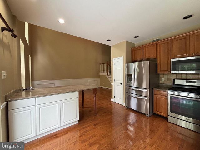 48 WEAVER DR, Marlton, NJ 08053