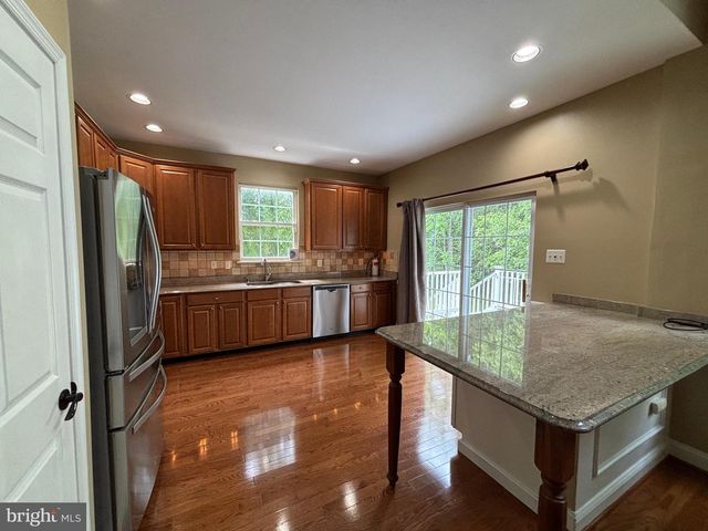 48 WEAVER DR, Marlton, NJ 08053