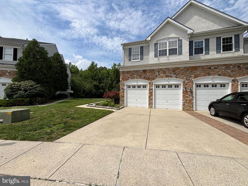 48 WEAVER DR, Marlton, NJ 08053