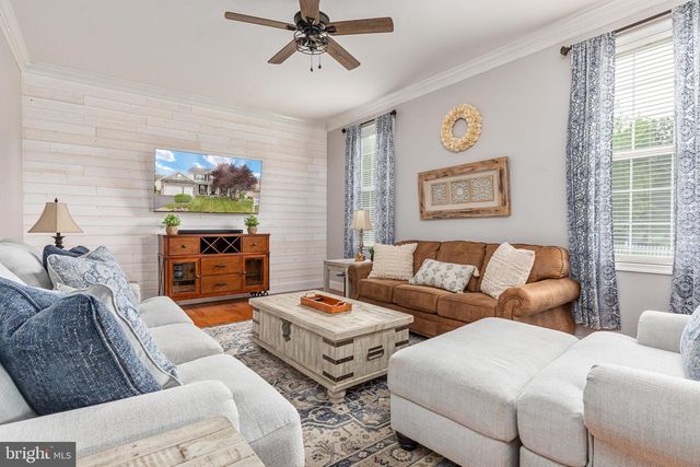236 SHANNON CT, Inwood, WV 25428