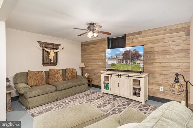 236 SHANNON CT, Inwood, WV 25428