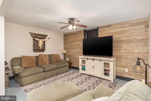 236 SHANNON CT, Inwood, WV 25428