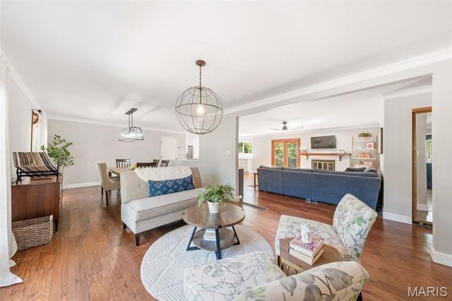5460 Casa Royale Drive, St Louis, MO 63129