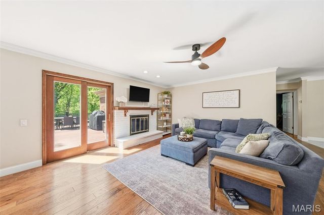 5460 Casa Royale Drive, St Louis, MO 63129