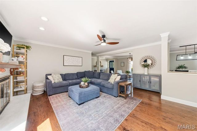 5460 Casa Royale Drive, St Louis, MO 63129
