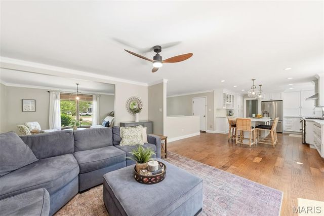 5460 Casa Royale Drive, St Louis, MO 63129