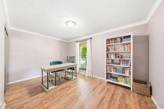 5460 Casa Royale Drive, St Louis, MO 63129