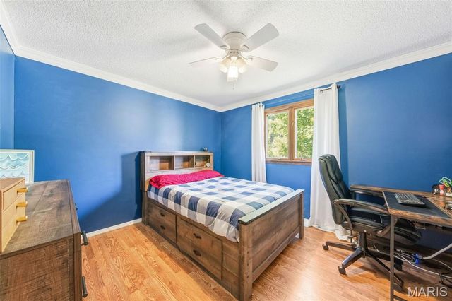 5460 Casa Royale Drive, St Louis, MO 63129