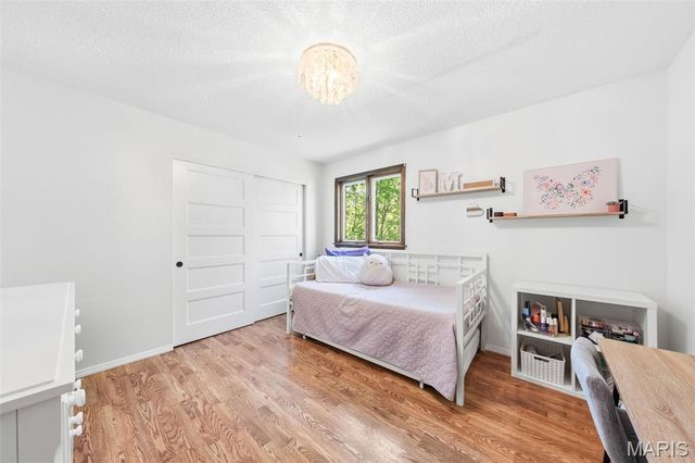 5460 Casa Royale Drive, St Louis, MO 63129