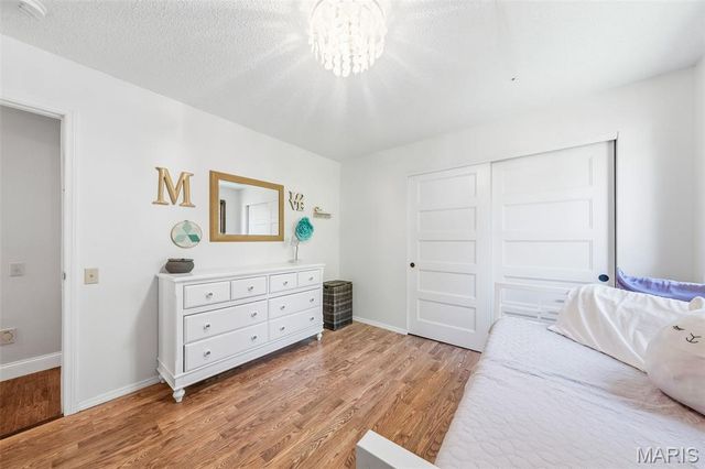 5460 Casa Royale Drive, St Louis, MO 63129