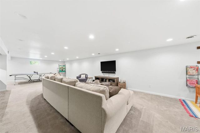 5460 Casa Royale Drive, St Louis, MO 63129