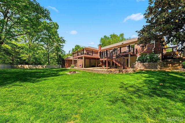 5460 Casa Royale Drive, St Louis, MO 63129