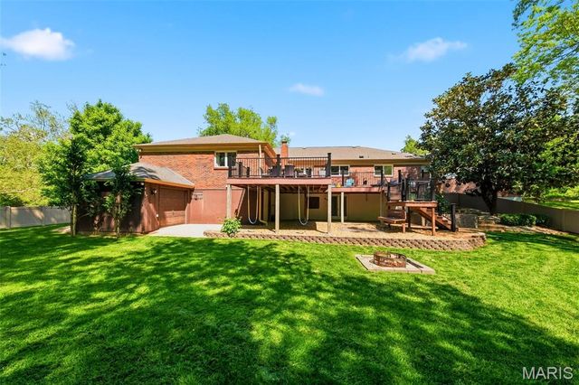 5460 Casa Royale Drive, St Louis, MO 63129
