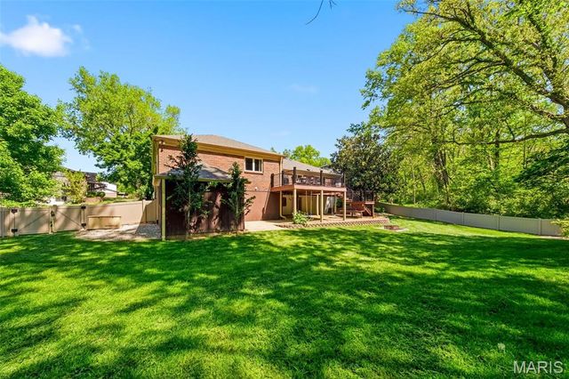 5460 Casa Royale Drive, St Louis, MO 63129