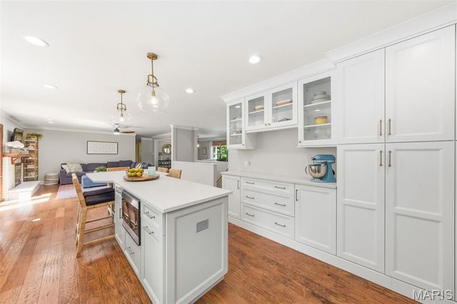 5460 Casa Royale Drive, St Louis, MO 63129